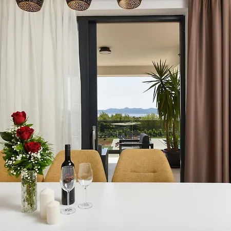 Sunlight Nyaraló Zára