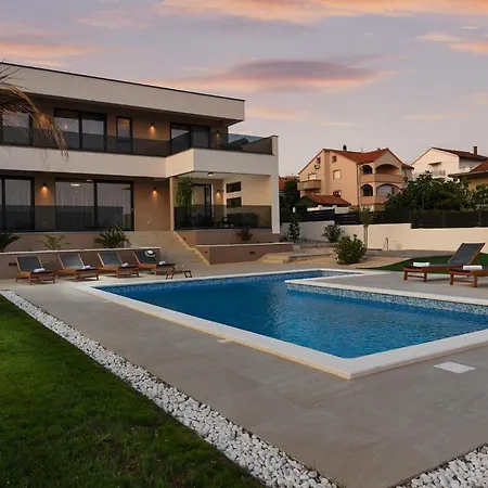 Sunlight Nyaraló Zára