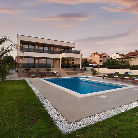 Sunlight Будинок відпочинку Задар